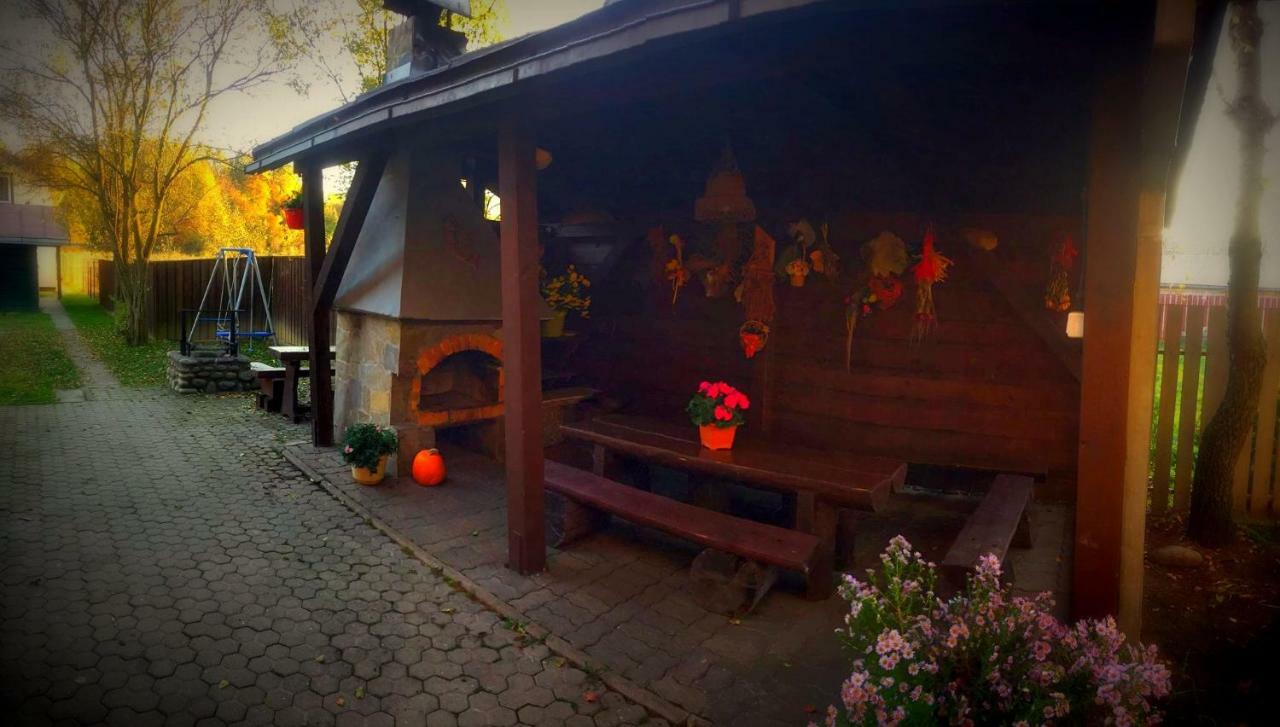 Penzion Pod Troma Korunami Червены-Клаштор Экстерьер фото